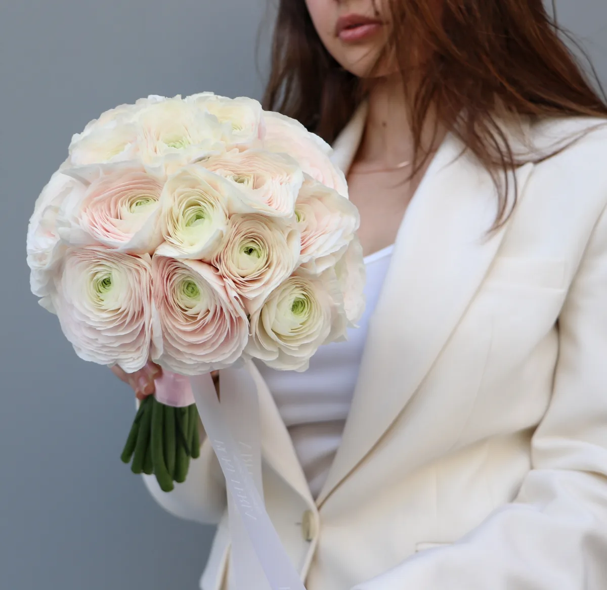 Çəhrayı ranunkulus mono buketi