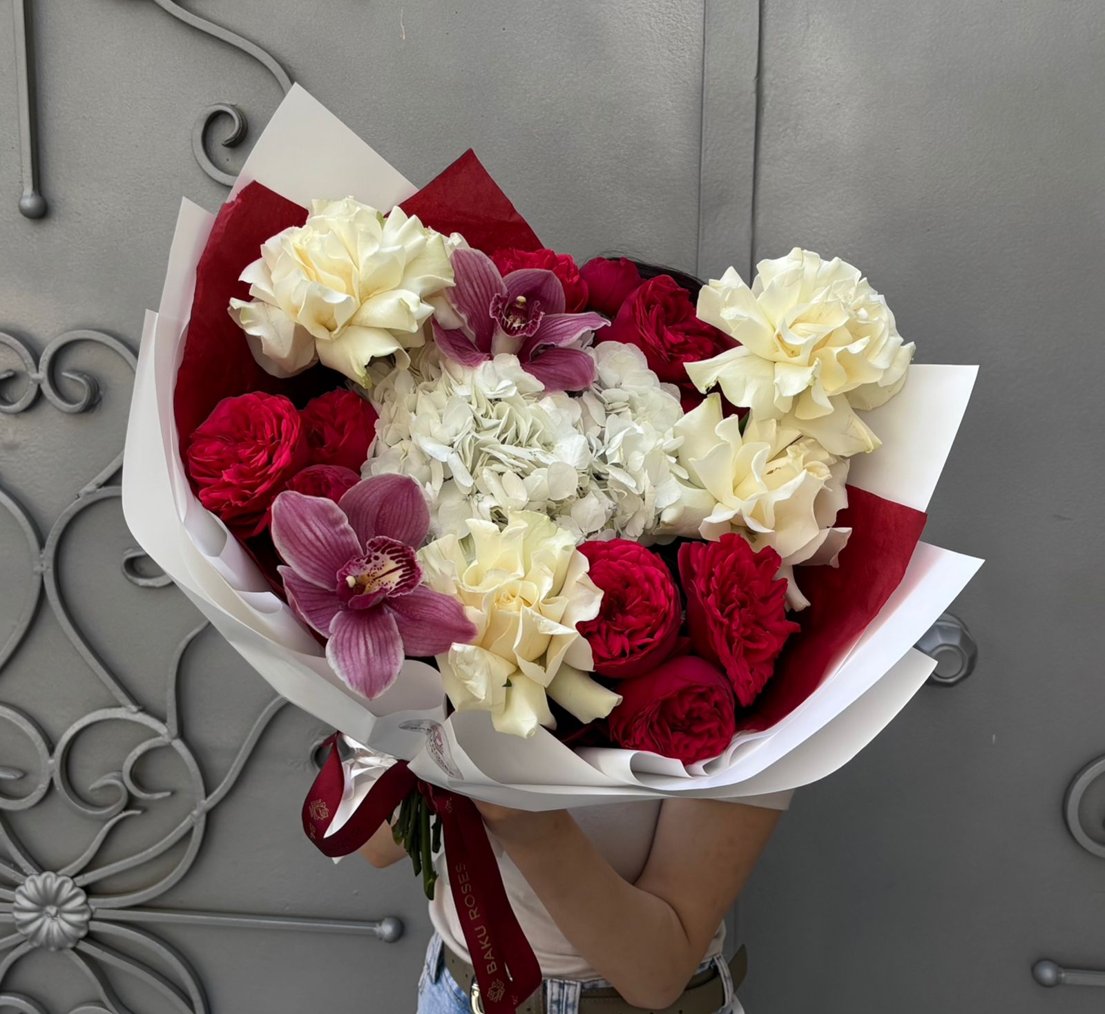 Red Piano 3, Mondial White 4,Hydrangea White 1, Cymbidium poink 2