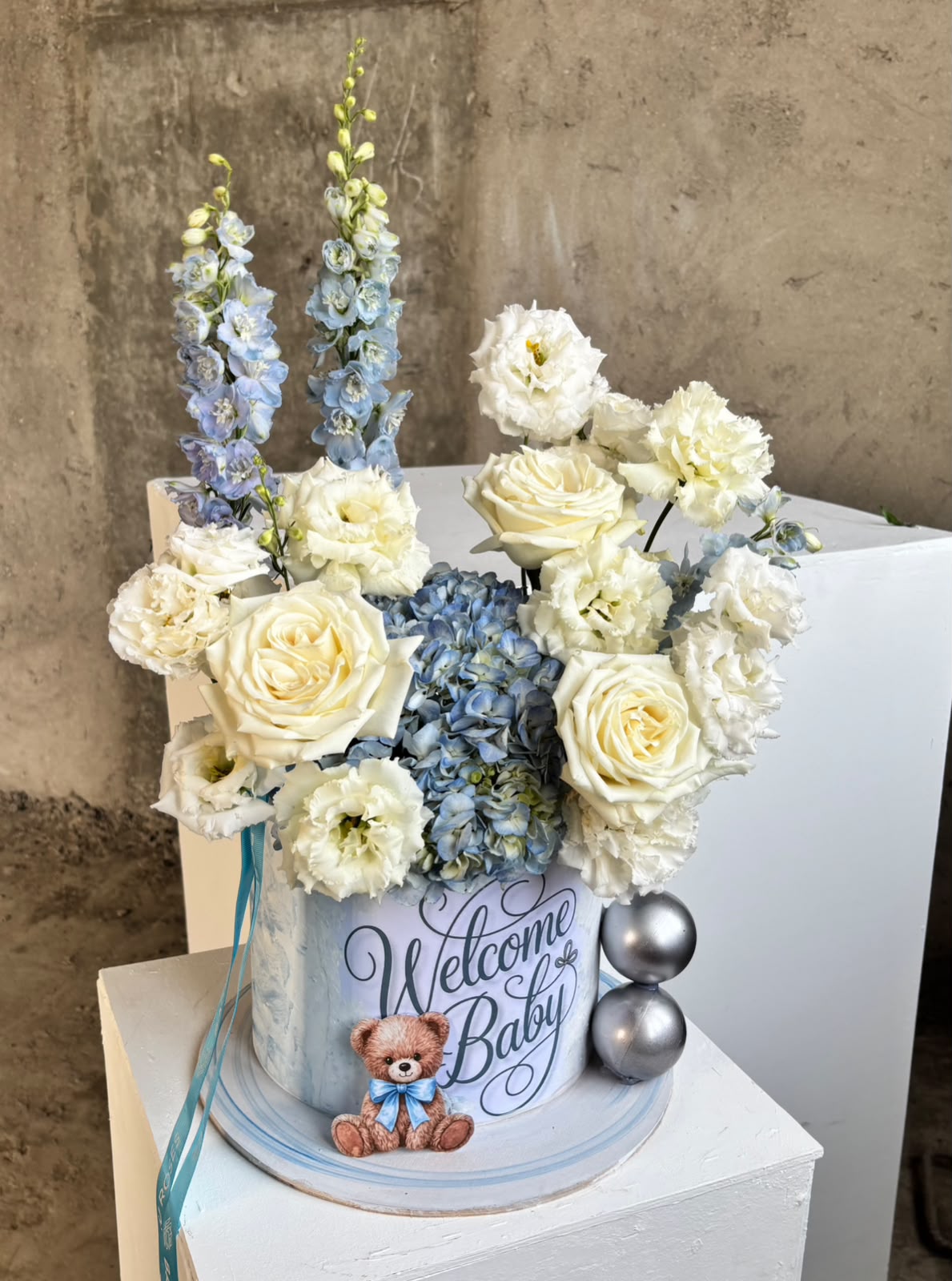 Hydrangea Blue 1, Playa Blanca 3,Lisianthus, Delphinium 2