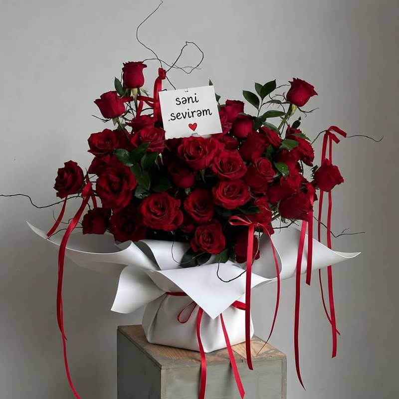 Premium Qırmızı Qızılgül Flower Box – Səni Sevirəm Hədiyyəsi