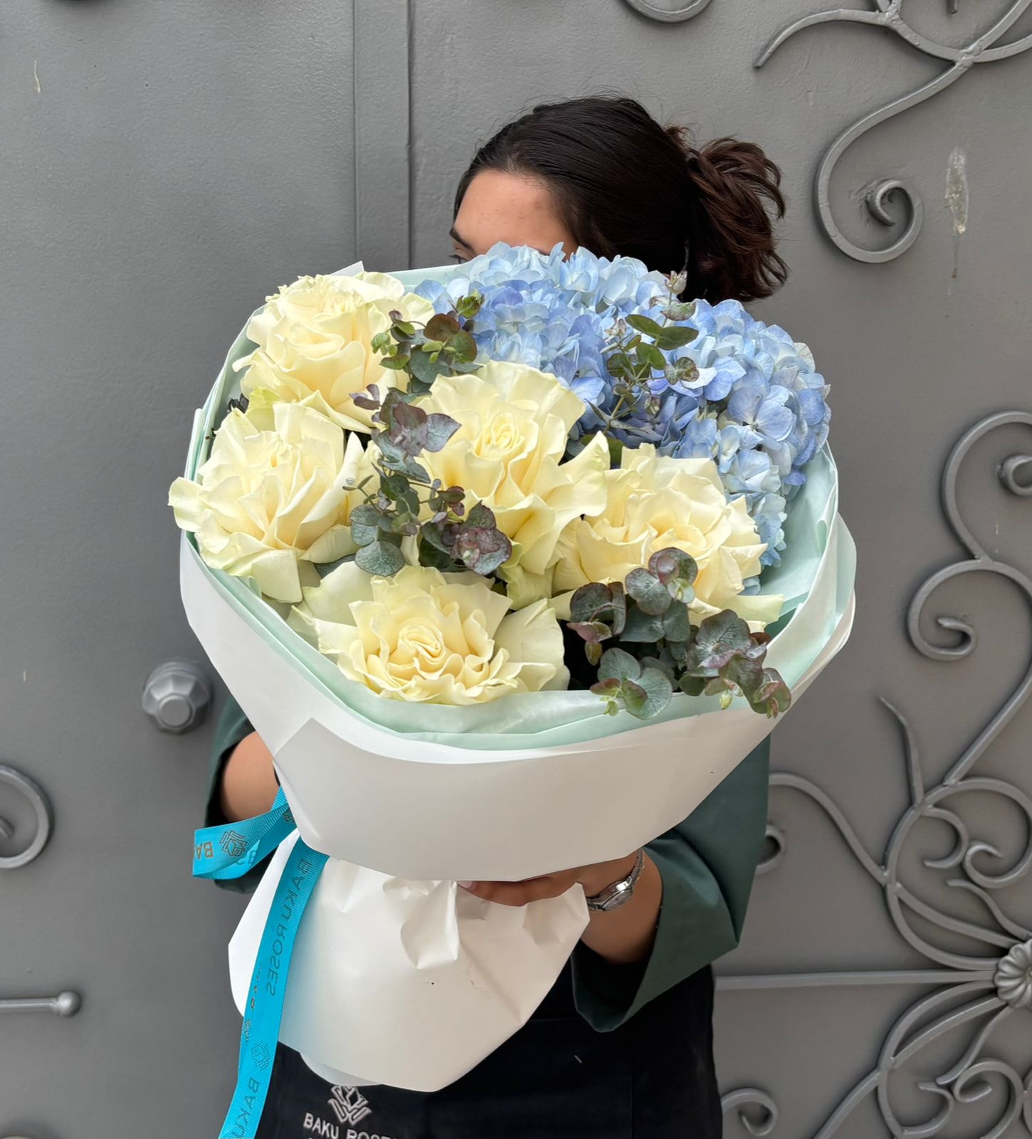 Mondial White 5, Hydrangea Blue 1