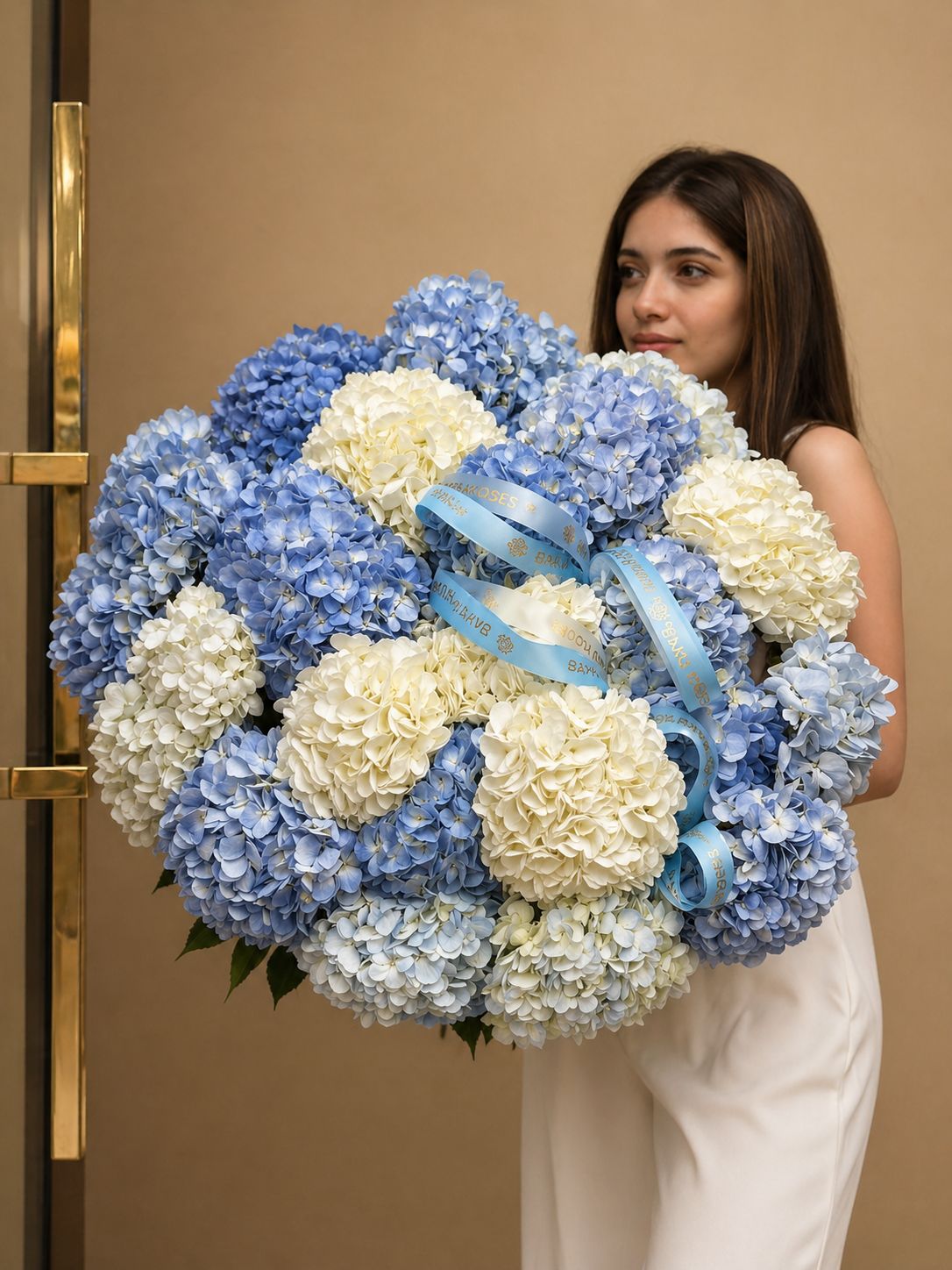 Blue Hydrangea 15,White Hydrangea 7