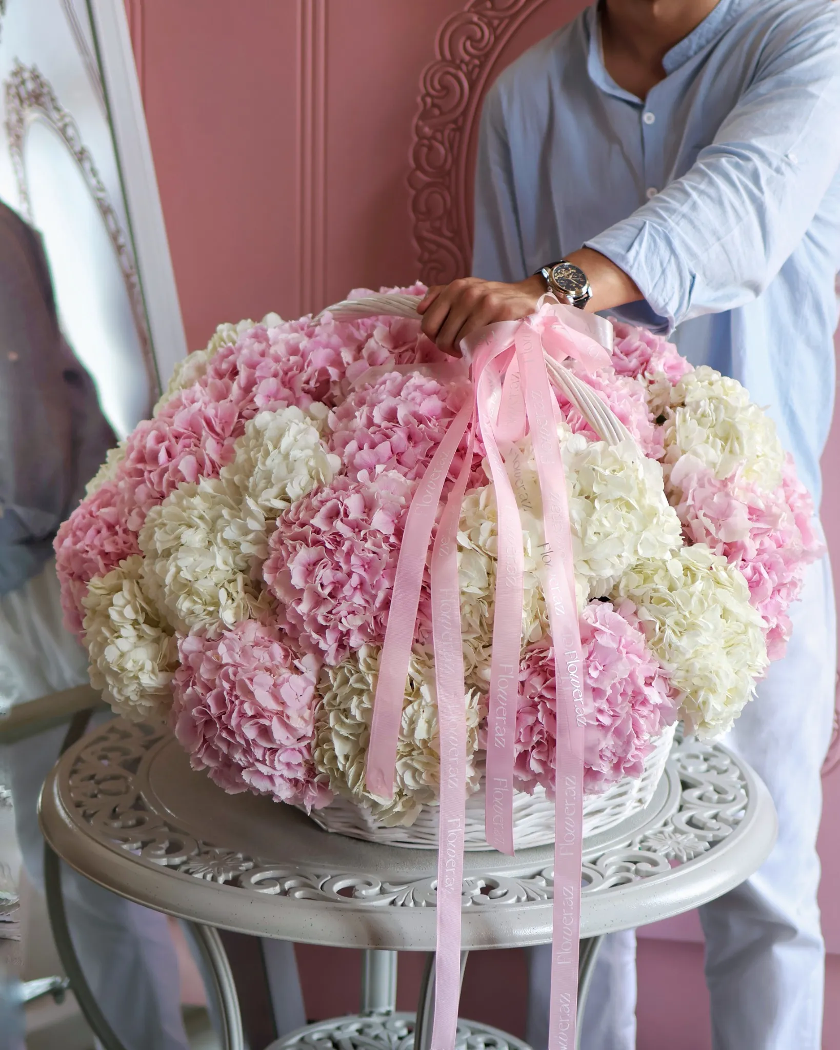 Royal Hydrangea Səbəti