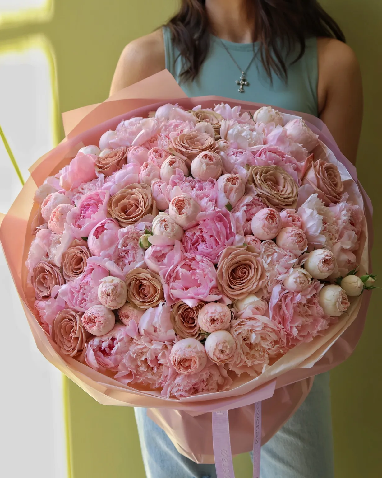 Blush Peony & Mocha Rose Premium Buket