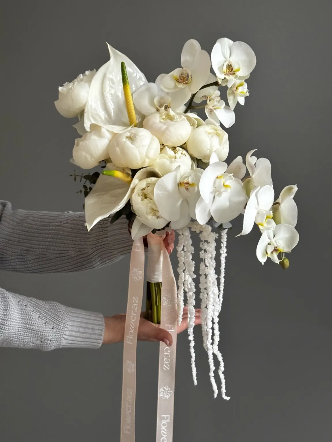 White paeonia 7, Anthurium 2, Fhalaenopsis 2