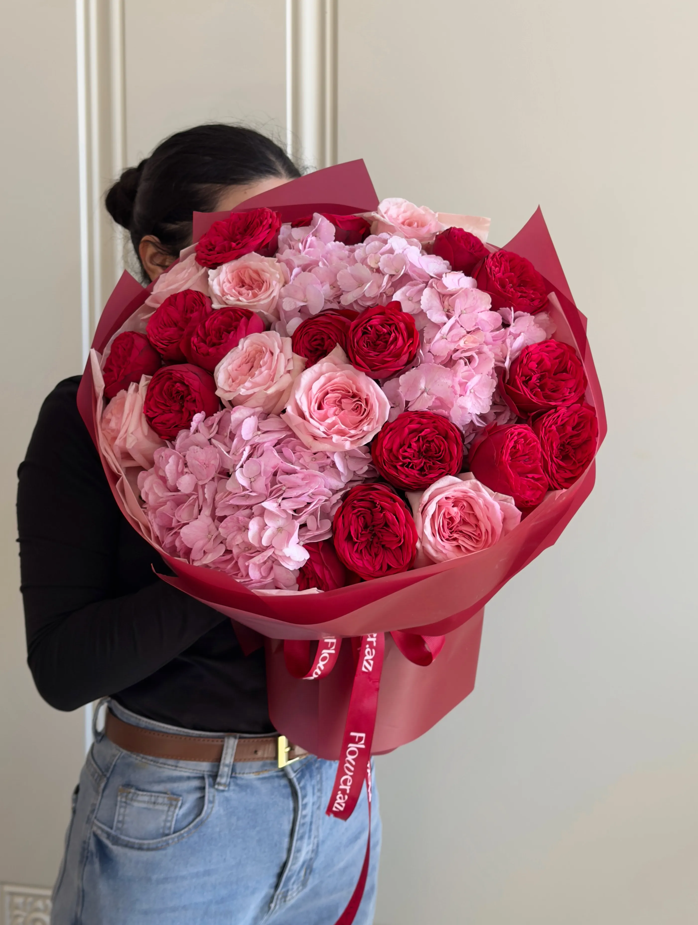 Red & Blush Romance – Premium Buket